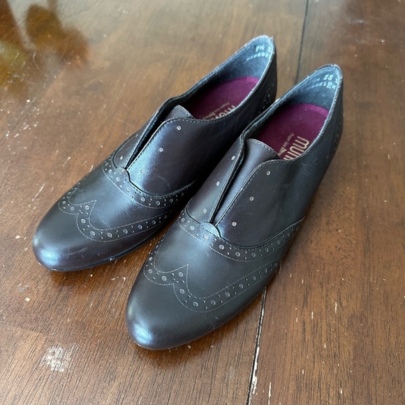 Munro Yale Laceless Oxford Leather Slipon - Picture 4 of 4